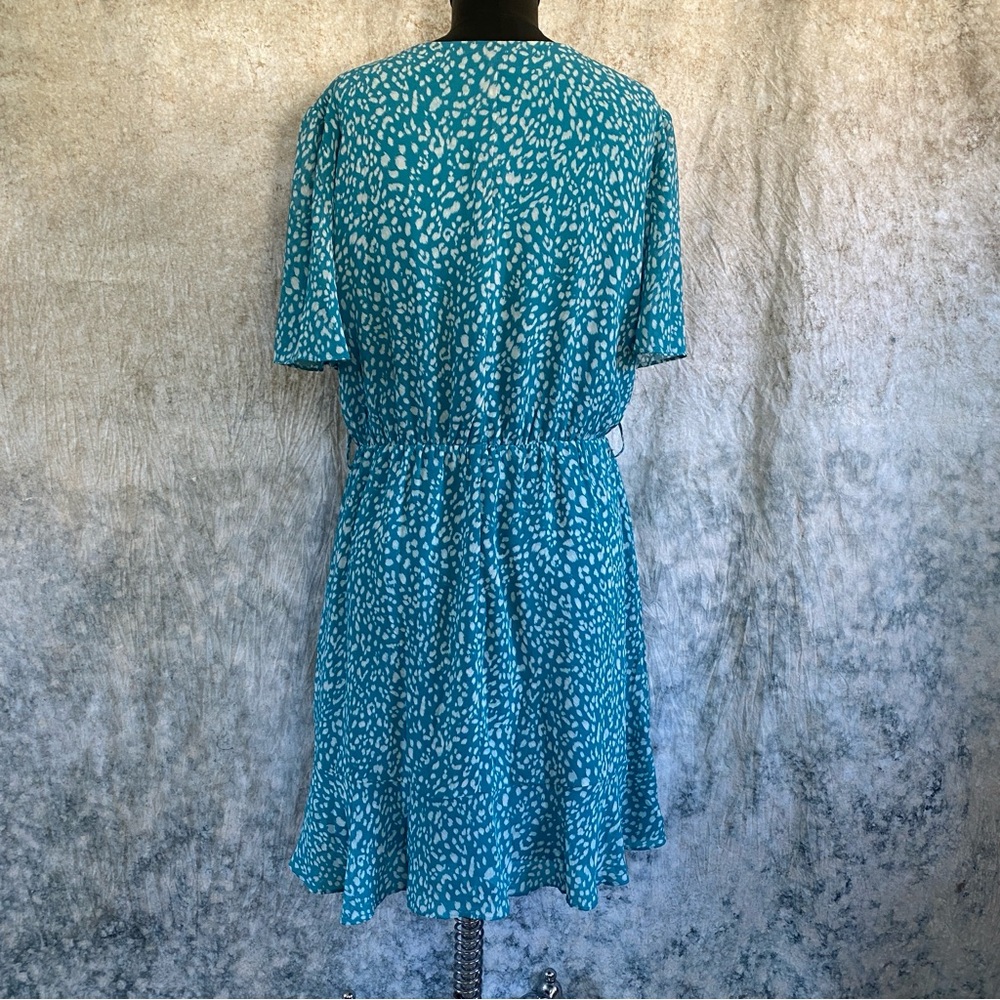 Jun & Ivy turquoise, and white floral Midi Dress - Picture 9 of 11